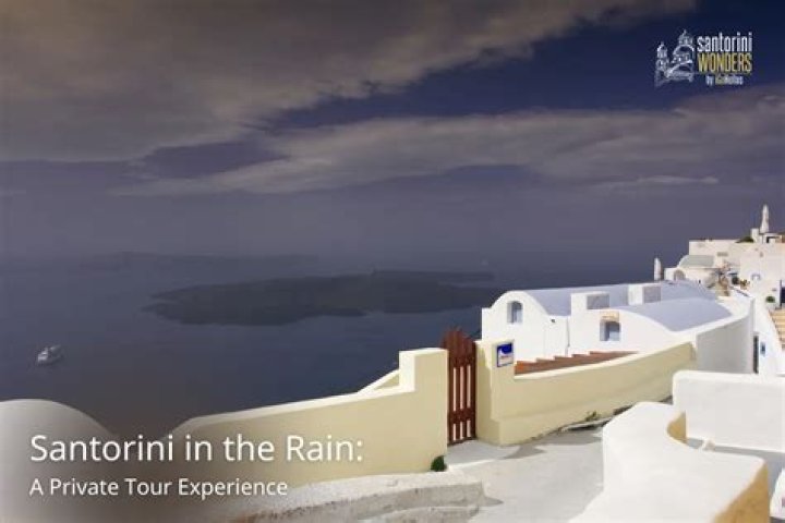Does it rain in Santorini?
