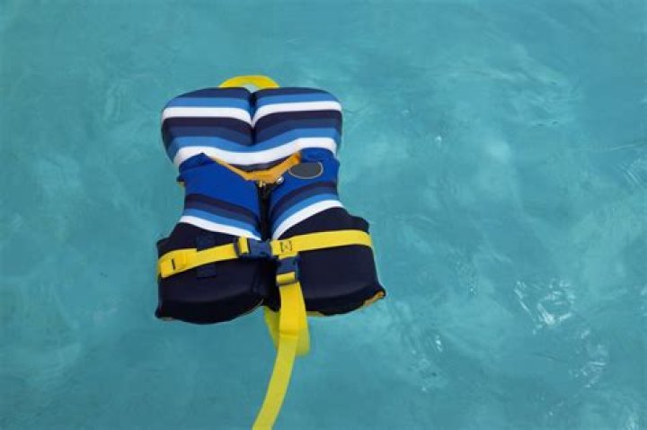 Does the Altec life jacket float?