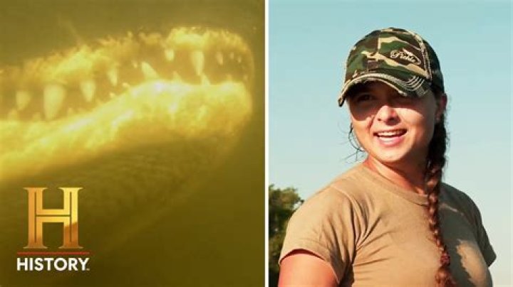 Does Troy Landry still hunt alligators?