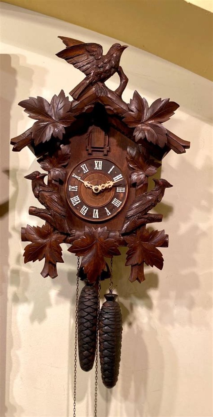 How much are old cuckoo clocks worth?