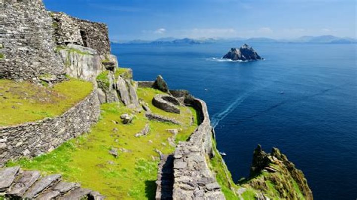 How much does it cost to visit Skellig Michael?