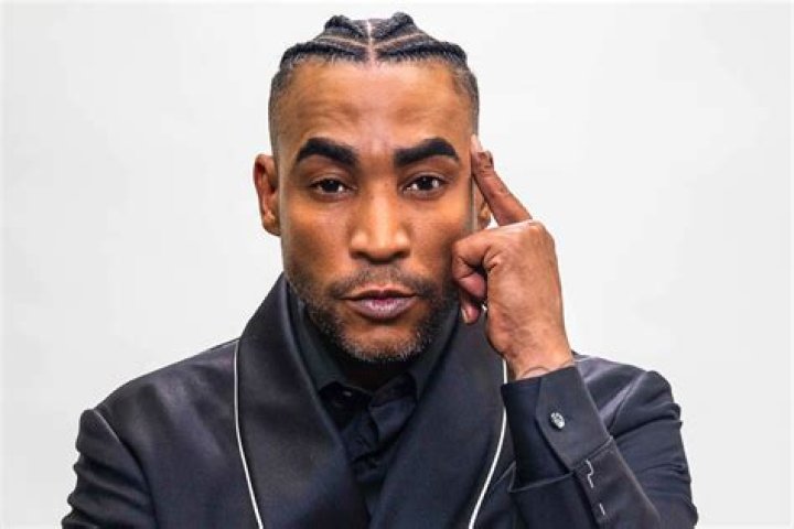 Is Don Omar retired?