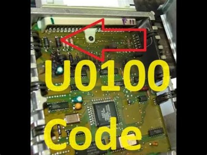 What causes code U0100?