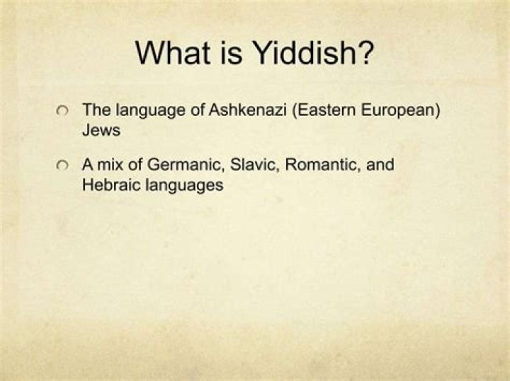 What does kibitzing mean in Yiddish?