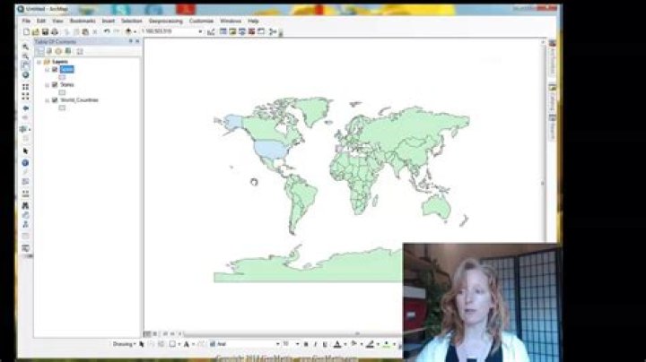 What is an on the fly projection function in ArcMap?