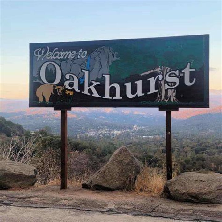 What is Oakhurst known for?