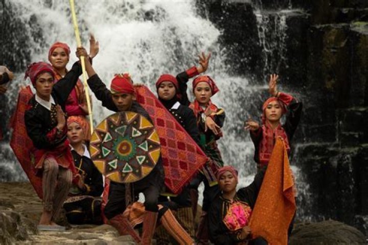 What is Tumahik dance?