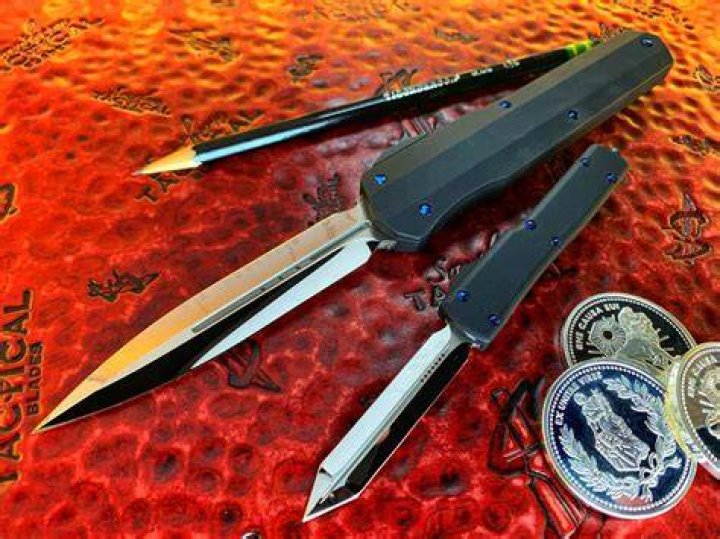Which Microtech does John Wick use?