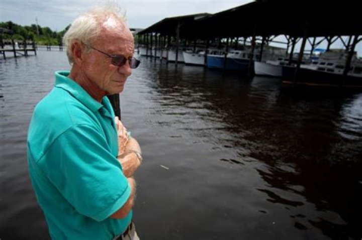 Who owns Huckins?